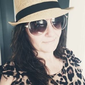 Meet your Posher, Sherry